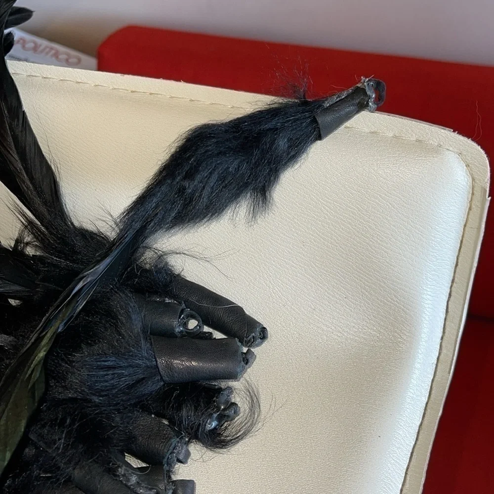 Handmade rooster feather cat toys that can be addicted to a string or separately